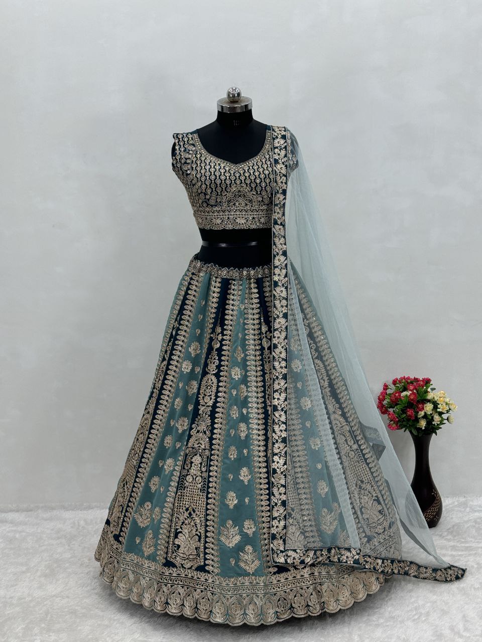 DESIGNER LEHNGA CHOLI